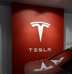 tesla crashes: logo