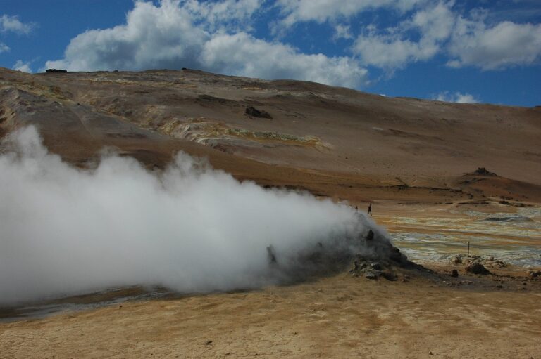 geothermal energy advantages disadvantages