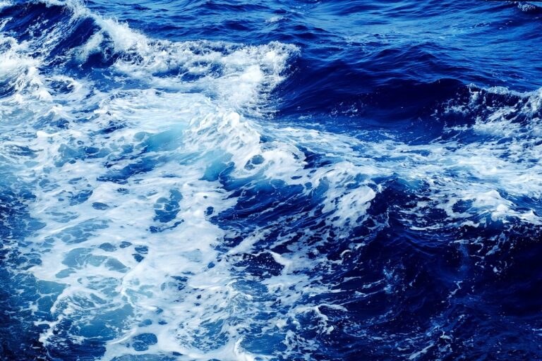 Image of waves